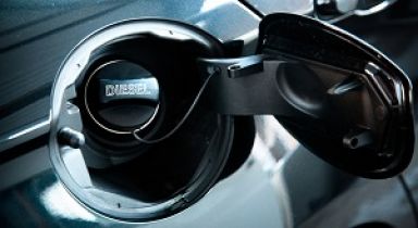 Diesel tak samo ekologiczny jak samochód z napędem elektrycznym? Czy zakup "elektryka" ma dalej sens? 